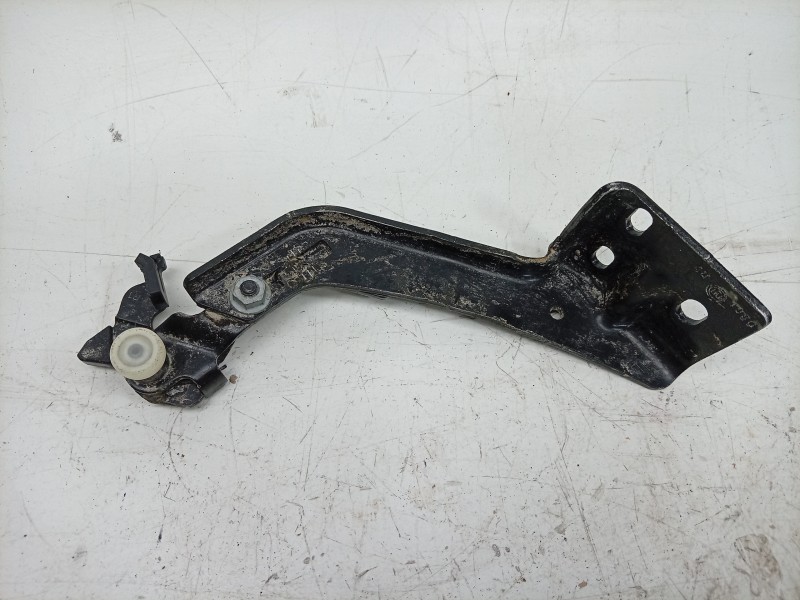 Recambio de soporte / guia puerta corredera para toyota proace max referencia OEM IAM  1352331080 