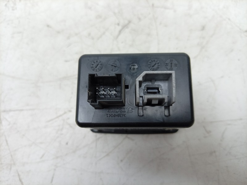 Recambio de modulo electronico para toyota proace max referencia OEM IAM 21250B3 07357398210 