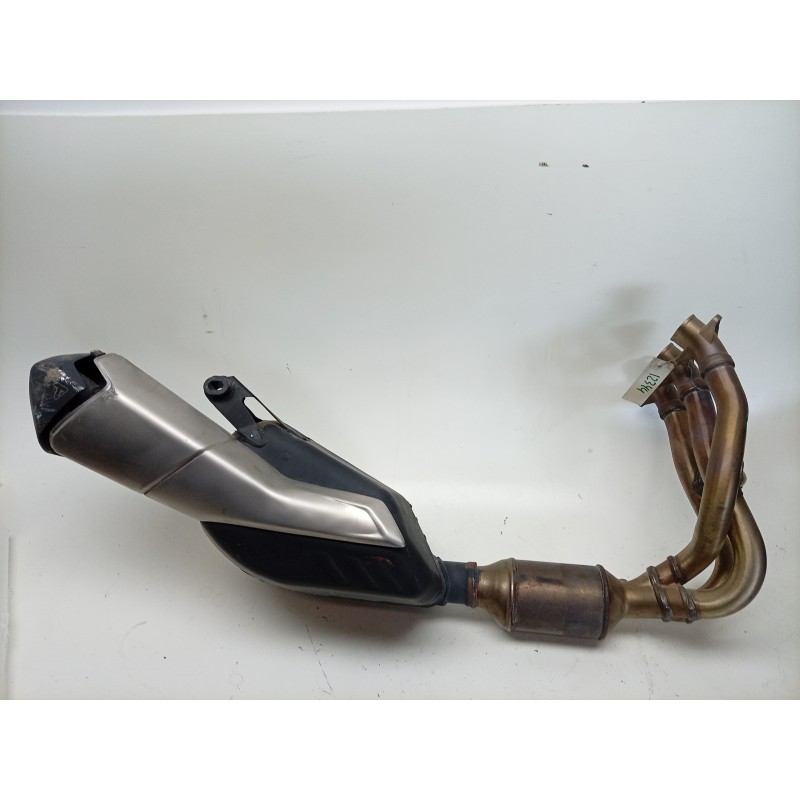 Recambio de silenciador trasero para triumph street triple 765 rs street triple 765 rs referencia OEM IAM T2205108 T2205108 