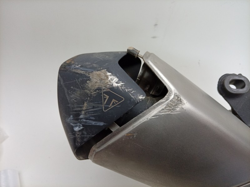 Recambio de silenciador trasero para triumph street triple 765 rs street triple 765 rs referencia OEM IAM T2205108 T2205108 