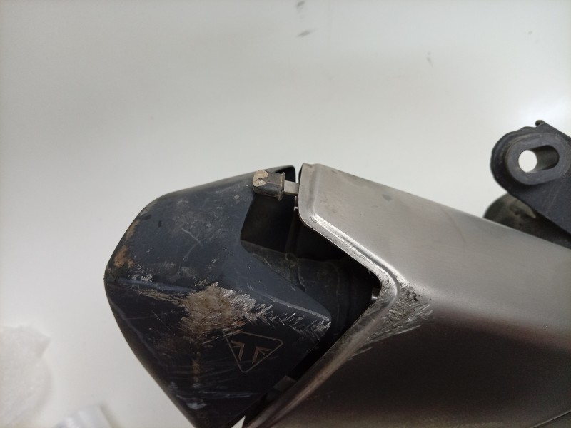 Recambio de silenciador trasero para triumph street triple 765 rs street triple 765 rs referencia OEM IAM T2205108 T2205108 