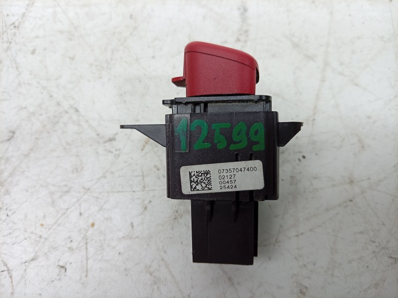 Recambio de interruptor para toyota proace max referencia OEM IAM  07357047400 