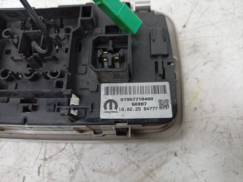 Recambio de luz interior delantera central para toyota proace max referencia OEM IAM  07357716450 