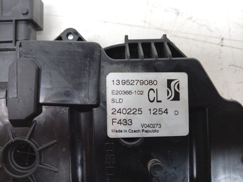 Recambio de cerradura puerta lateral derecha para toyota proace max referencia OEM IAM  1395279080 