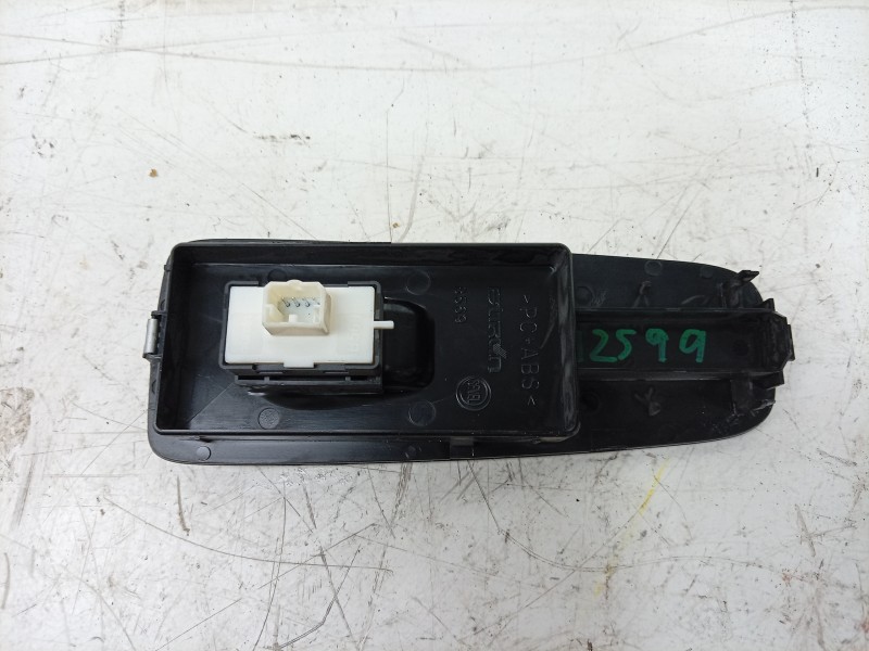 Recambio de mando elevalunas delantero derecho para toyota proace max referencia OEM IAM  07357398150 