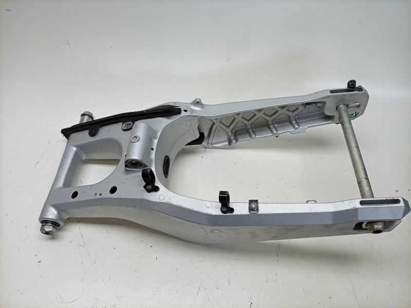 Recambio de basculante para honda forza forza 750 (rh11) referencia OEM IAM  52200MKHD00 