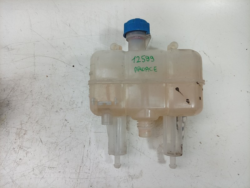 Recambio de deposito expansion para toyota proace max referencia OEM IAM  1674058380 