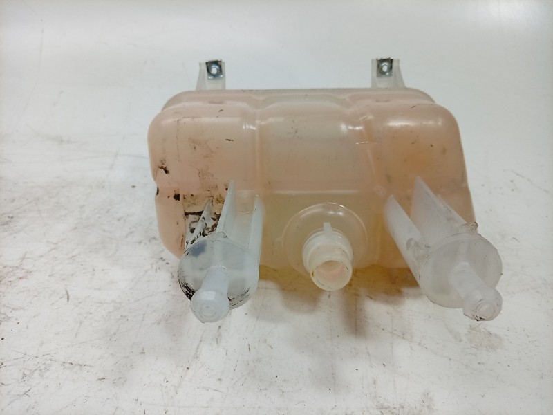 Recambio de deposito expansion para toyota proace max referencia OEM IAM  1674058380 