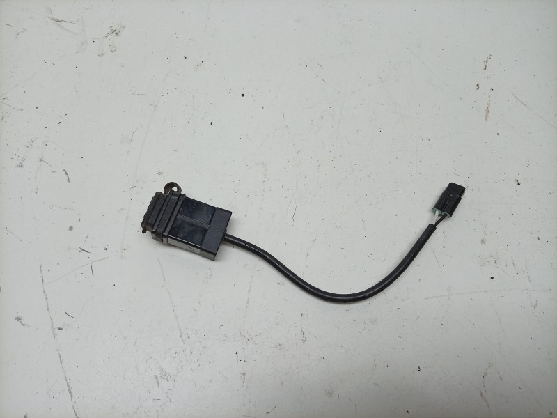 Recambio de modulo electronico para triumph street triple 765 rs street triple 765 rs referencia OEM IAM  T2501422 