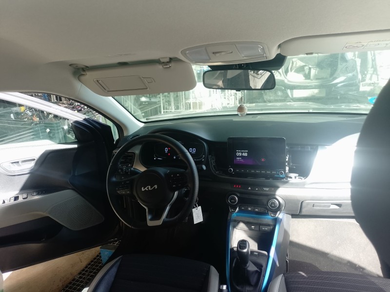 kia stonic (yb) del año 2024