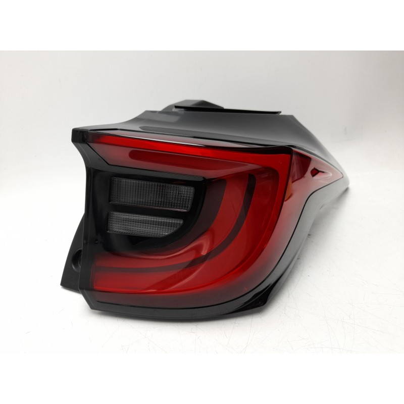 Recambio de piloto trasero derecho para toyota yaris (_p21_, _pa1_, _ph1_) 1.5 hybrid (mxph11) referencia OEM IAM  81551K0040 