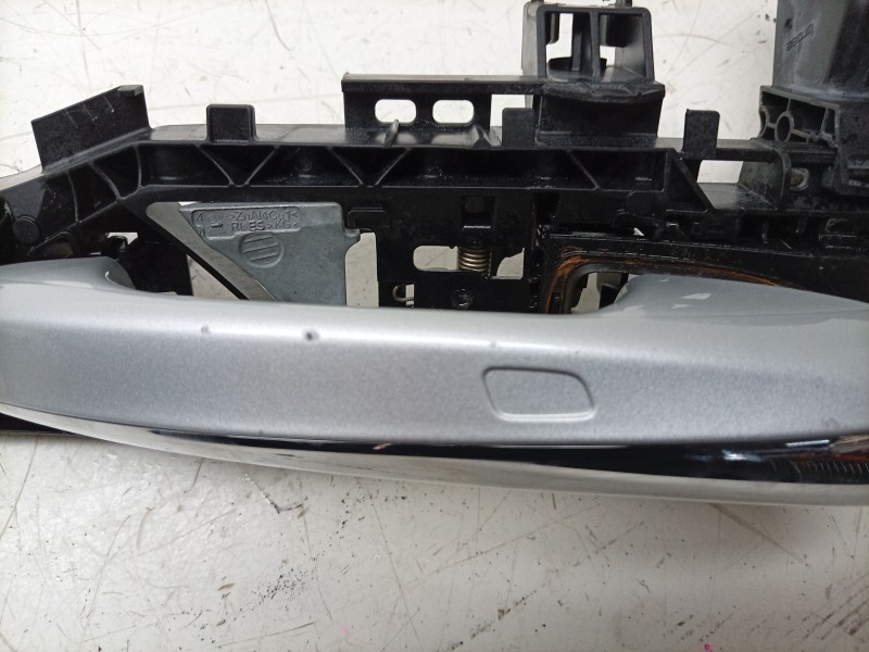 Recambio de maneta exterior delantera derecha para mercedes-benz b-klasse (bm 247) b 180 referencia OEM IAM  A0997602001 