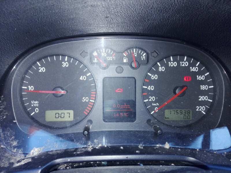 volkswagen golf iv berlina (1j1) del año 2001