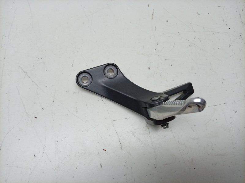 Recambio de estribera izquierda para yamaha mt mt-09 (rn83) referencia OEM IAM B7N2741L0000 B7N2741L0000 