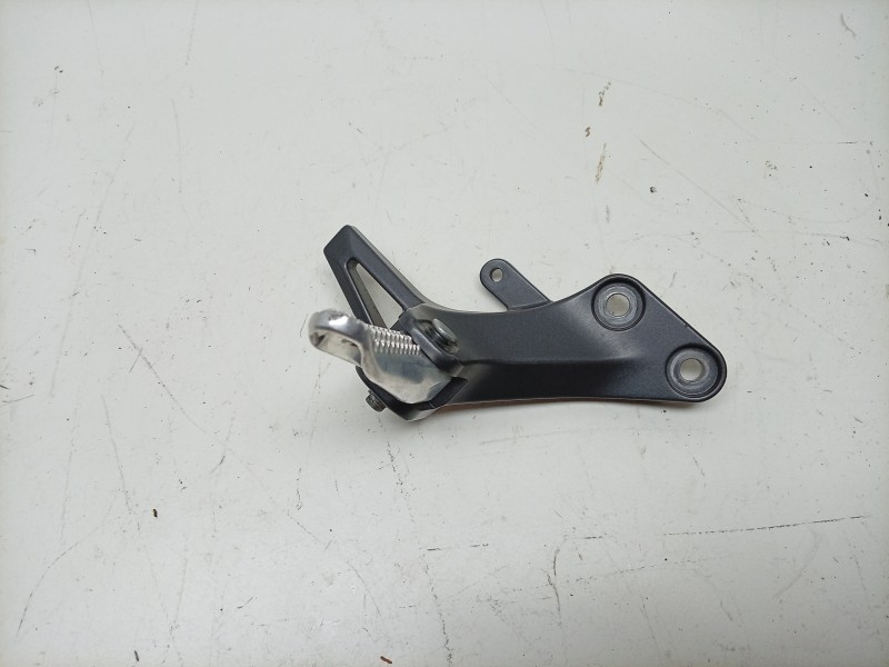 Recambio de estribera derecha para yamaha mt mt-09 (rn83) referencia OEM IAM  B7N2742L0000 