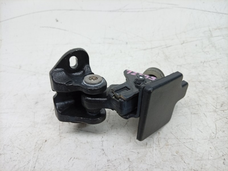 Recambio de soporte / guia puerta corredera para toyota proace max referencia OEM IAM  1376704080 