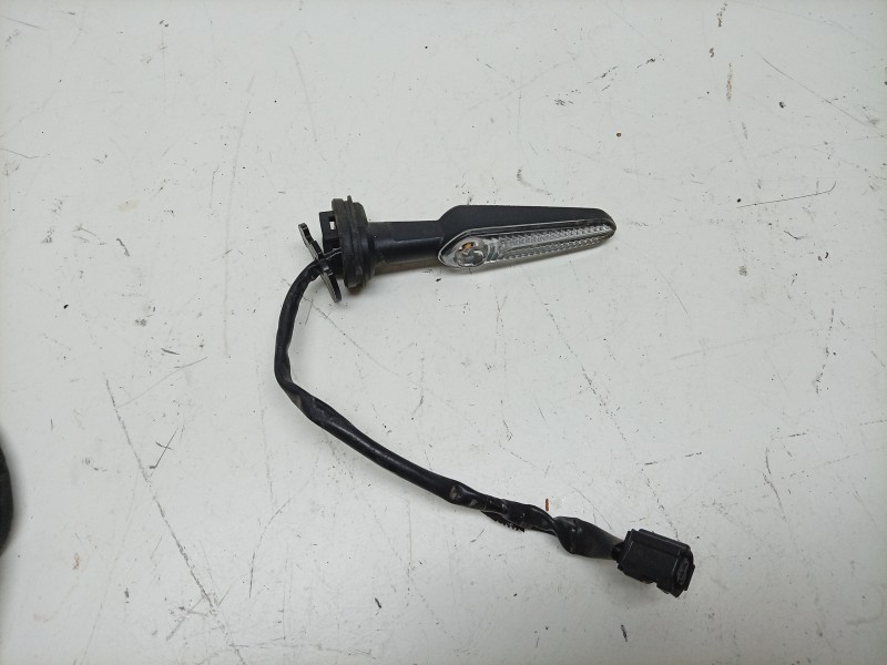 Recambio de piloto delantero izquierdo para yamaha mt mt-09 (rn83) referencia OEM IAM B7N833300000 B7N833300000 