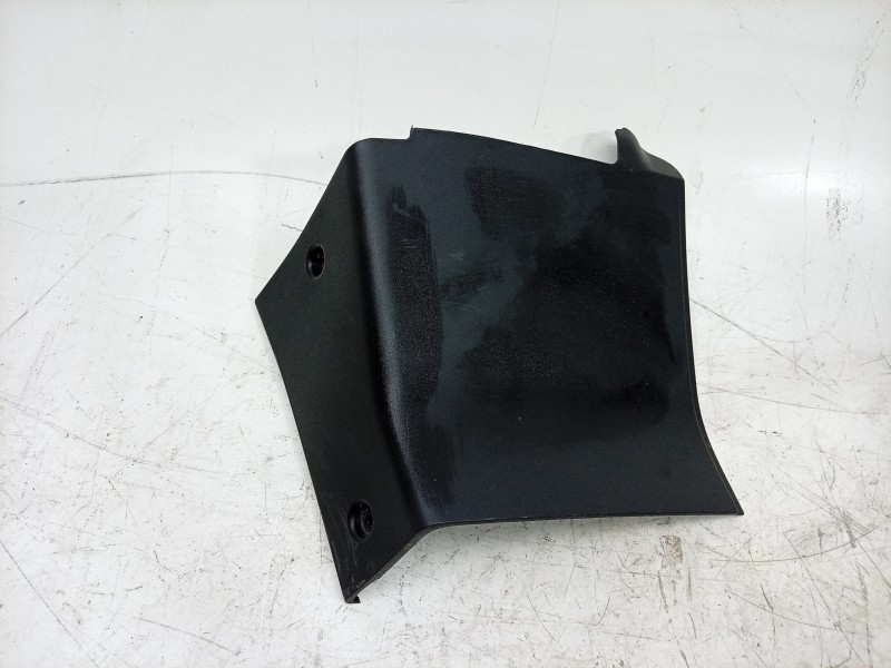 Recambio de moldura para toyota proace max referencia OEM IAM  1306465070 