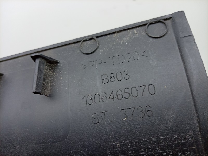 Recambio de moldura para toyota proace max referencia OEM IAM  1306465070 