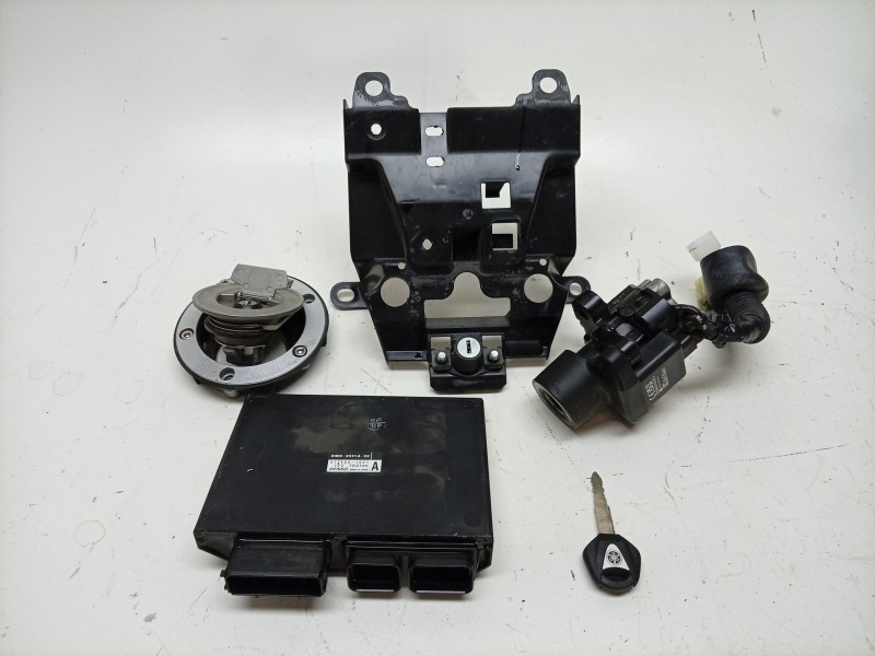 Recambio de conmutador de arranque para yamaha mt mt-09 (rn83) referencia OEM IAM B7N8255P0200 B7N8255P0200 