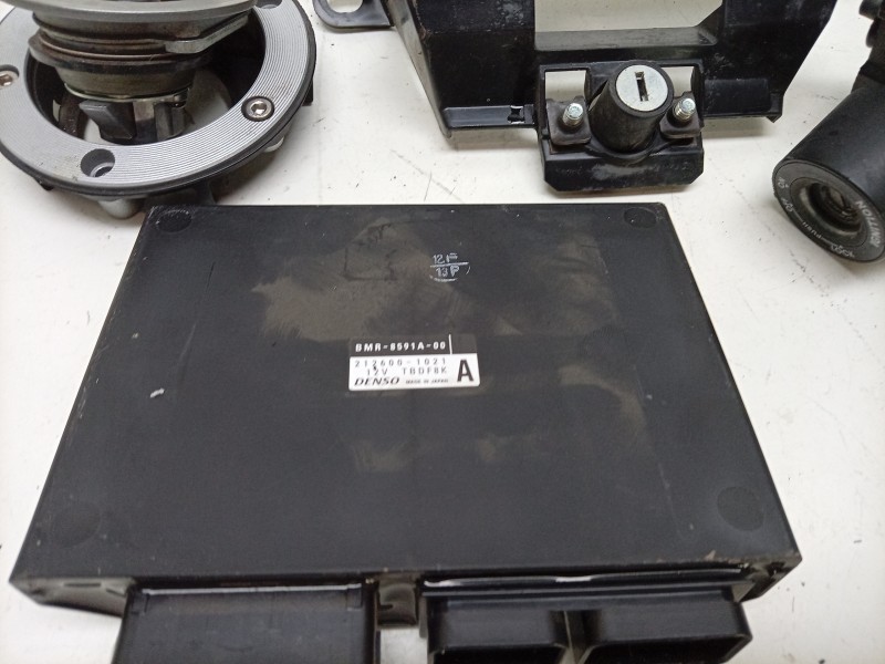 Recambio de conmutador de arranque para yamaha mt mt-09 (rn83) referencia OEM IAM B7N8255P0200 B7N8255P0200 