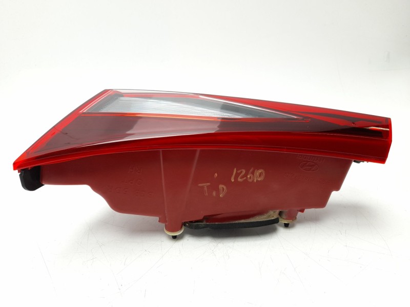 Recambio de piloto trasero derecho interior para hyundai i20 iii (bc3, bi3) 1.0 t-gdi hybrid 48v referencia OEM IAM  92404Q0100 