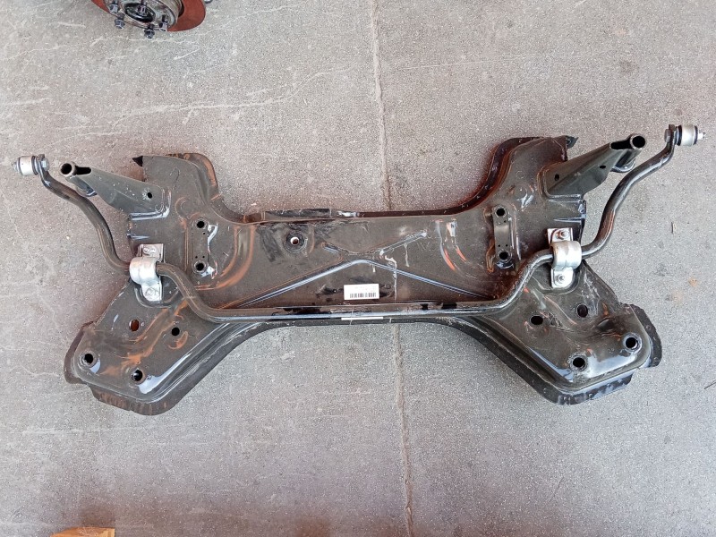 Recambio de puente delantero para toyota proace max referencia OEM IAM  1369383080 