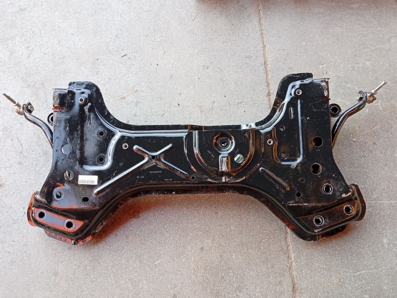 Recambio de puente delantero para toyota proace max referencia OEM IAM  1369383080 