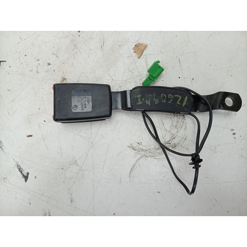 Recambio de enganche cinturon delantero izquierdo para seat ibiza iv (6j5, 6p1) 1.4 tdi referencia OEM IAM  6P0857755C 
