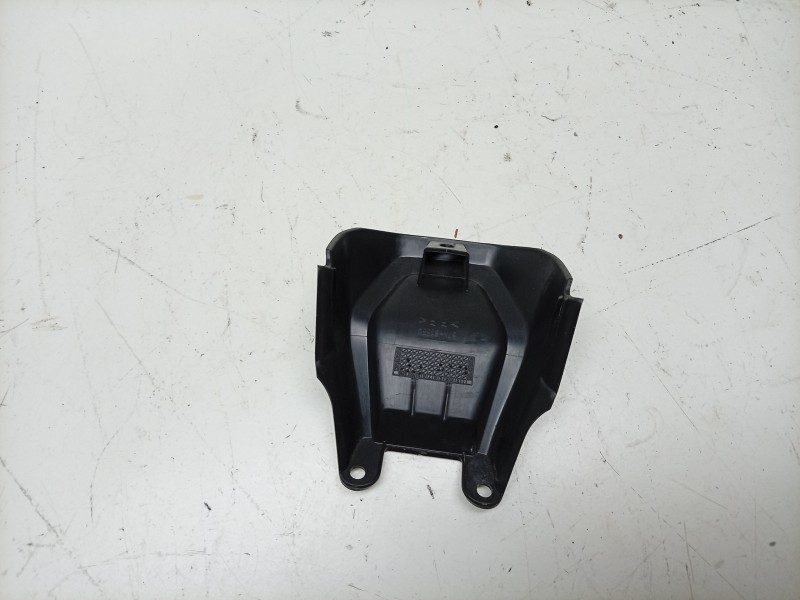 Recambio de moldura para yamaha mt mt-09 (rn83) referencia OEM IAM   