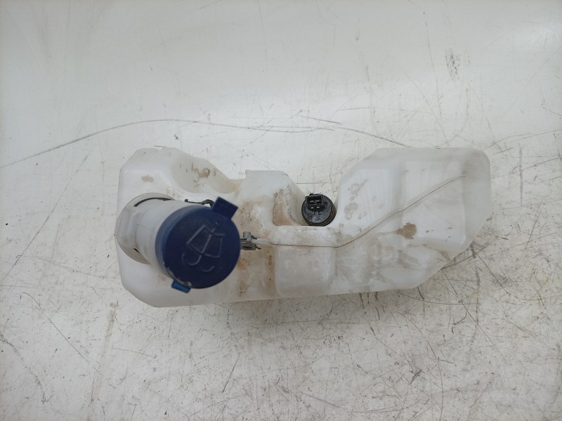 Recambio de deposito limpia para toyota proace max referencia OEM IAM  1643706580 
