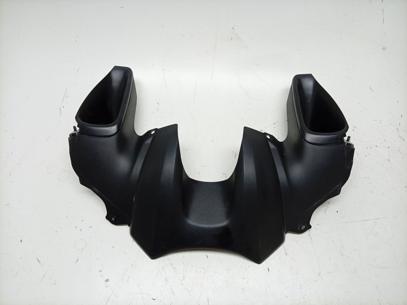 Recambio de moldura para yamaha mt mt-09 (rn83) referencia OEM IAM  B7N241B1 