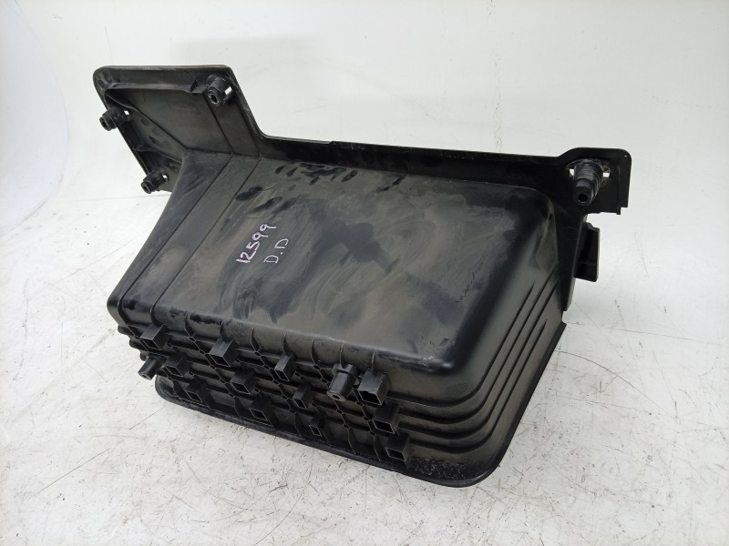 Recambio de moldura para toyota proace max referencia OEM IAM  1316242070 