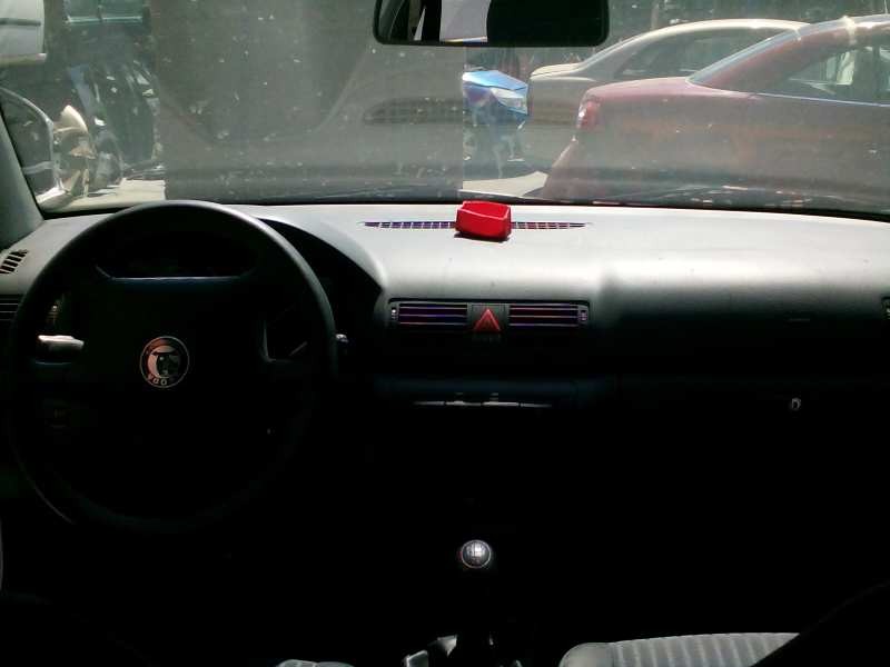 skoda octavia berlina (1u2) del año 2001