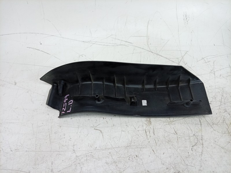 Recambio de moldura para toyota proace max referencia OEM IAM  7355328650 