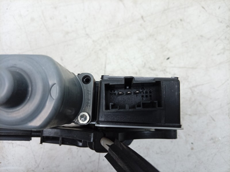 Recambio de elevalunas trasero izquierdo para seat ateca (khp) style xm referencia OEM IAM 575839461A 575839461A 