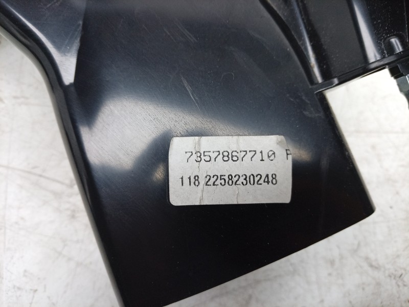 Recambio de aireador izquierdo para toyota proace max referencia OEM IAM  7357867710 