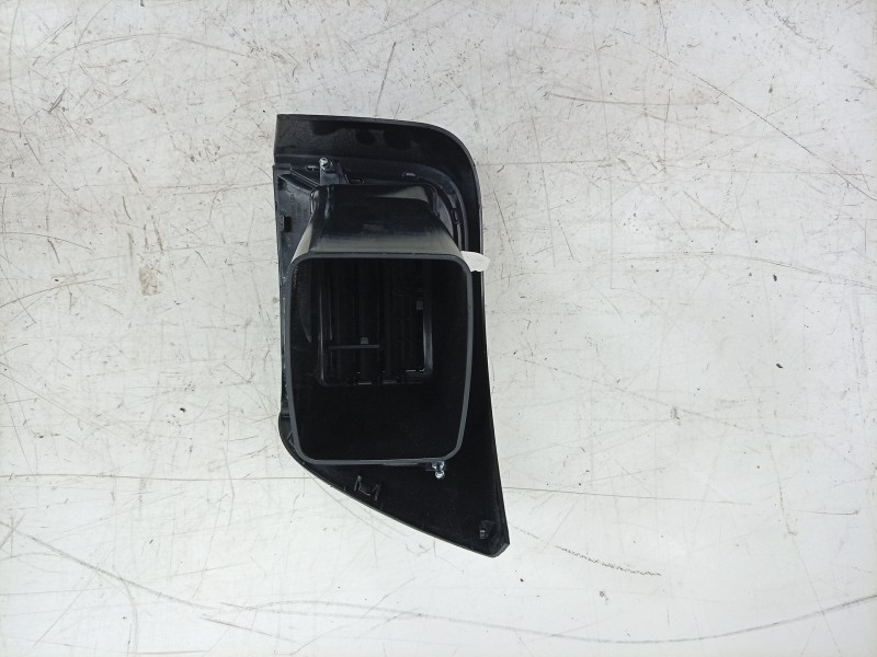 Recambio de aireador central derecho para toyota proace max referencia OEM IAM  7357867730 