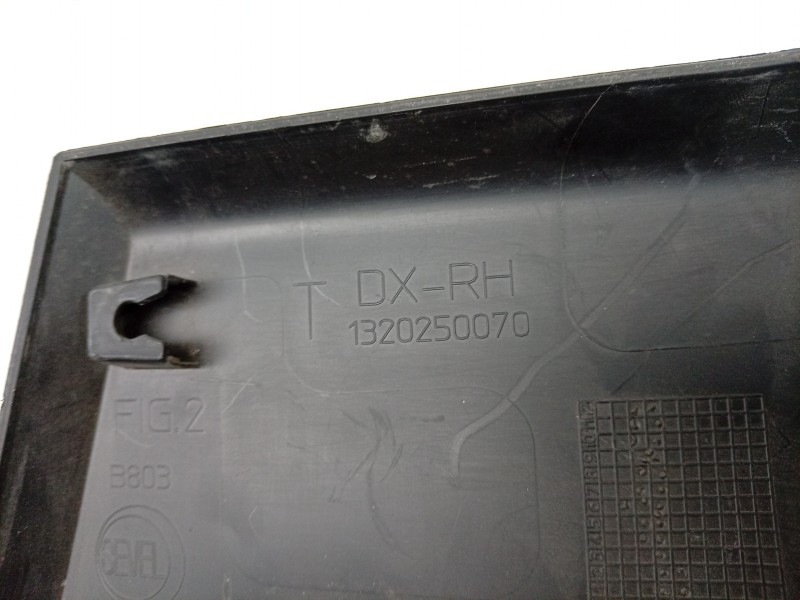 Recambio de moldura para toyota proace max referencia OEM IAM  1320250070 