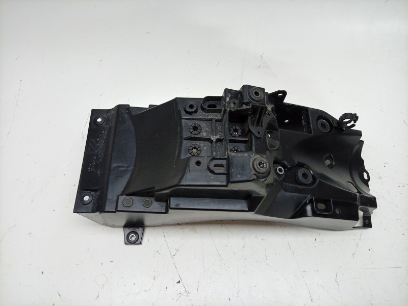 Recambio de soporte bateria para yamaha mt mt-09 (rn83) referencia OEM IAM  B7N8212B 
