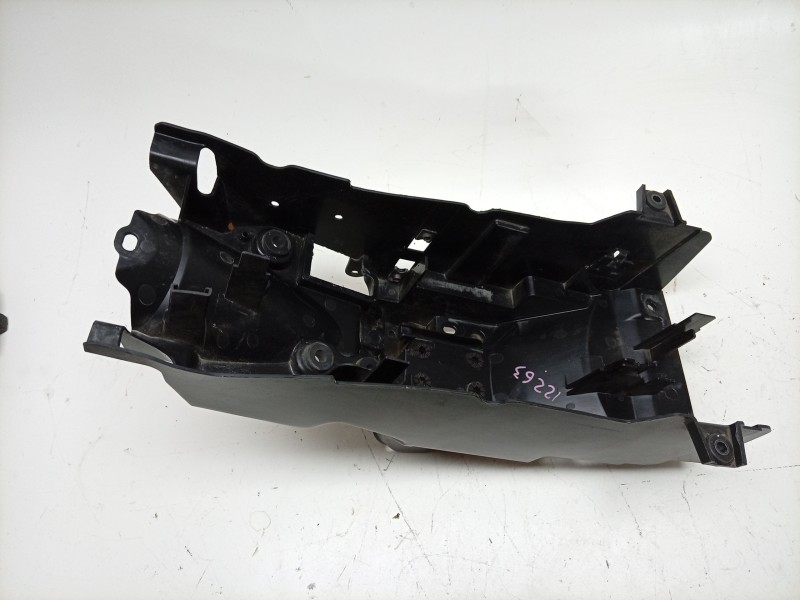 Recambio de soporte bateria para yamaha mt mt-09 (rn83) referencia OEM IAM  B7N8212B 