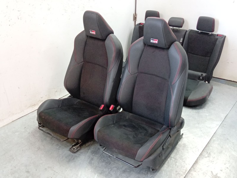 Recambio de juego asientos completo para toyota yaris (_p21_, _pa1_, _ph1_) 1.5 hybrid (mxph11) referencia OEM IAM   