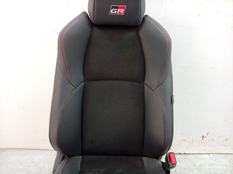 Recambio de juego asientos completo para toyota yaris (_p21_, _pa1_, _ph1_) 1.5 hybrid (mxph11) referencia OEM IAM   