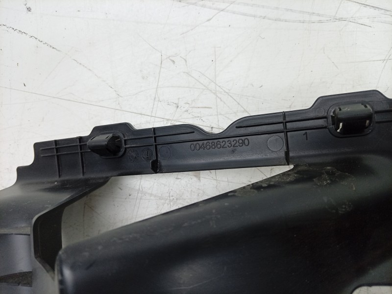 Recambio de moldura para toyota proace max referencia OEM IAM  00468623290 