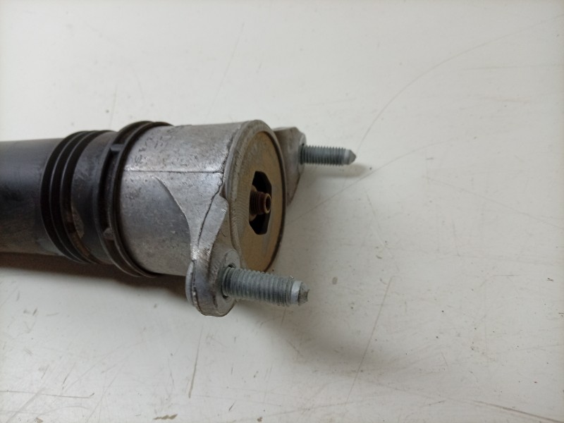 Recambio de amortiguador trasero derecho para mercedes-benz b-klasse (bm 247) b 180 referencia OEM IAM  A2473203600 