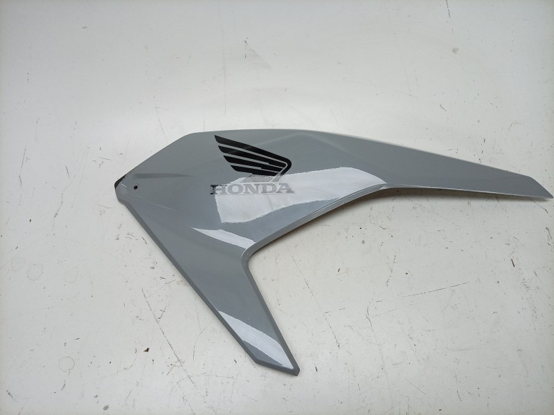 Recambio de moldura para honda nc nc 750 x (rh09) referencia OEM IAM  64331MKWD000 