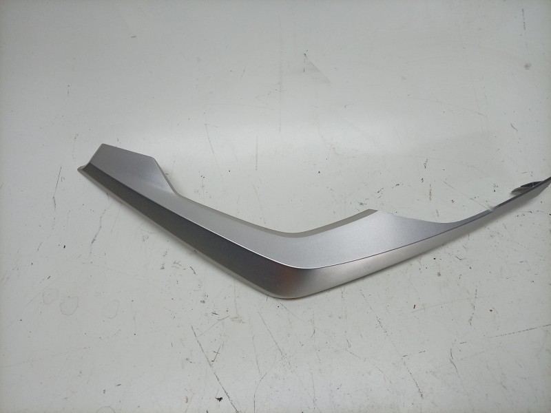 Recambio de moldura para honda nc nc 750 x (rh09) referencia OEM IAM  64151MKWD000 