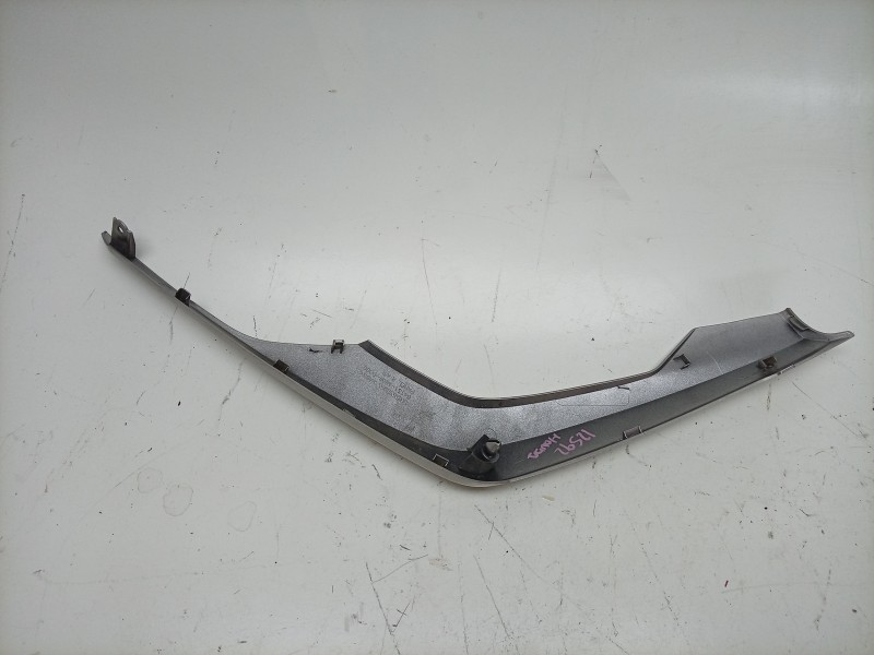 Recambio de moldura para honda nc nc 750 x (rh09) referencia OEM IAM  64151MKWD000 