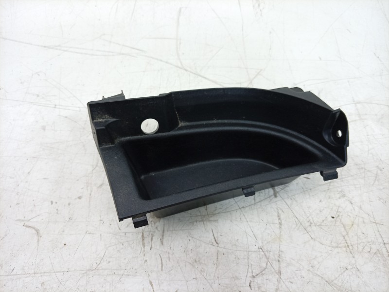 Recambio de moldura para toyota proace max referencia OEM IAM  1307494070 