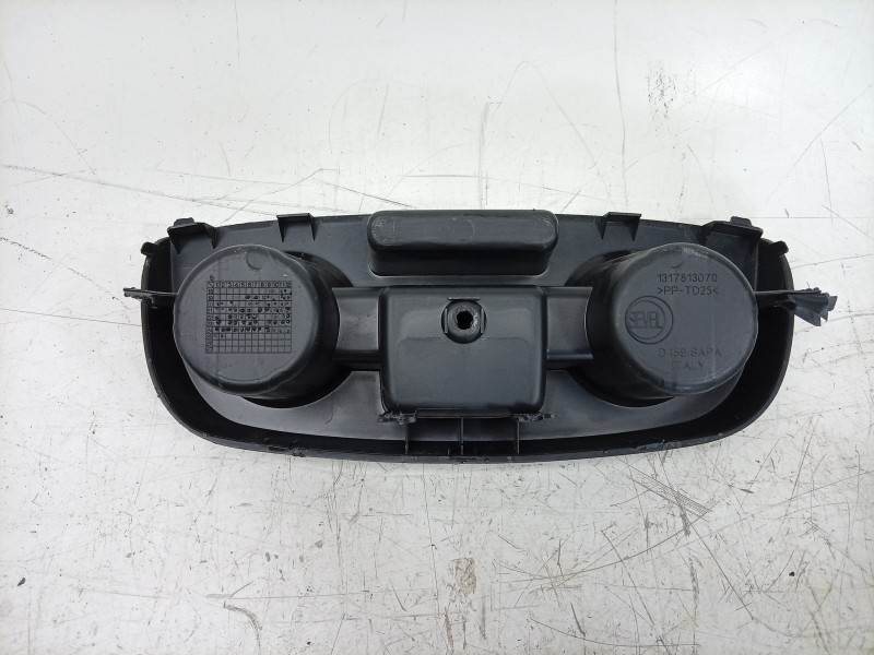 Recambio de moldura para toyota proace max referencia OEM IAM  1317813070 